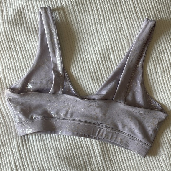 Kyoyo Sports Bra Size Large, Light Lavender with silver metallic, GUC - Picture 2 of 5